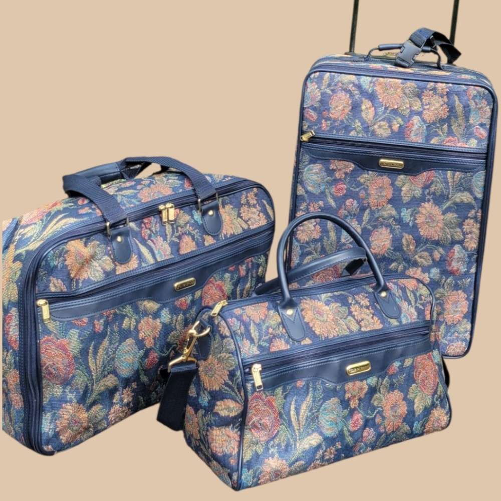 Vintage floral  3 pc matching luggage set 🧳 Jaguar excellent new condition